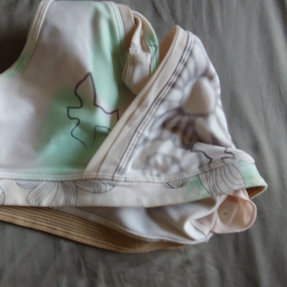 Lululemon sports bra - Picture 3 of 3